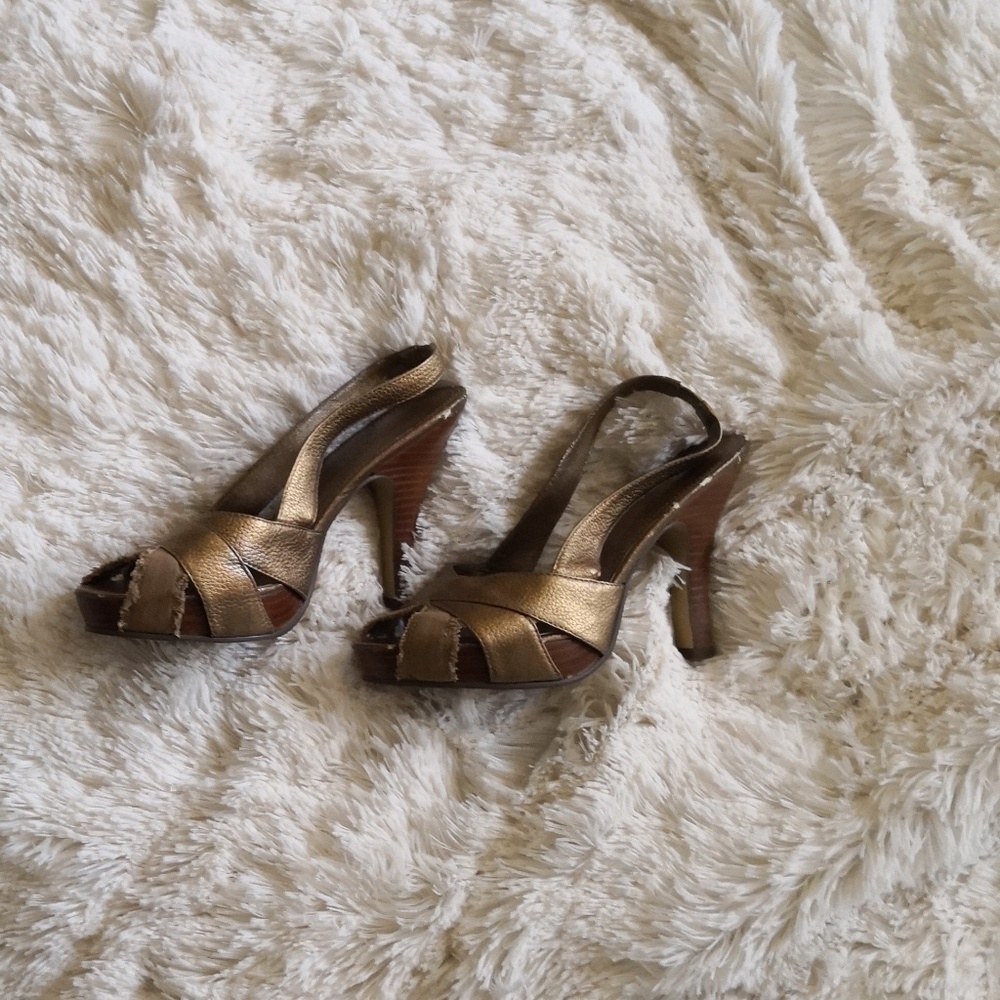 Nine West peep toe heels